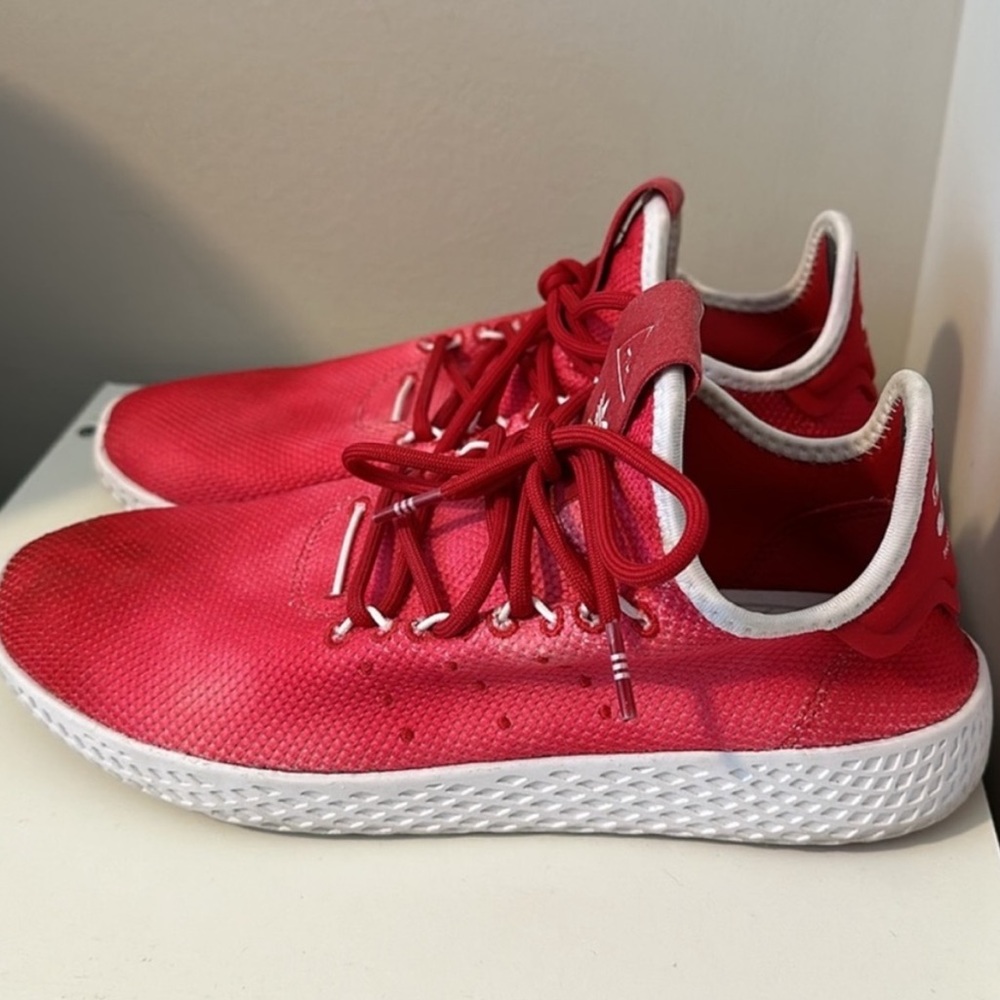 PHARRELL WILLIAMS HU by ADIDAS Tennis Shoe Kid’s 6/Women’s 7 1/2